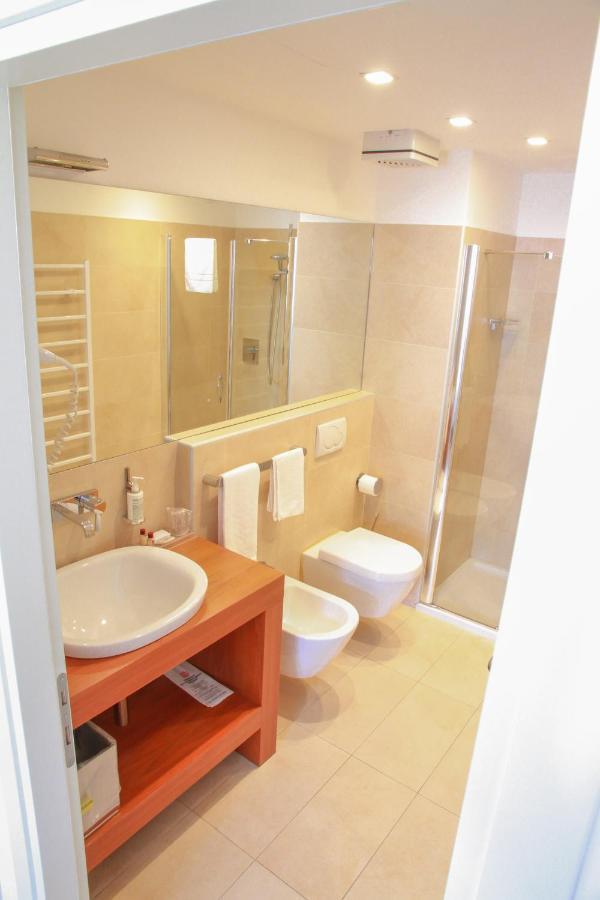 Locanda Mezzosale โกเนลยาโน ภายนอก รูปภาพ