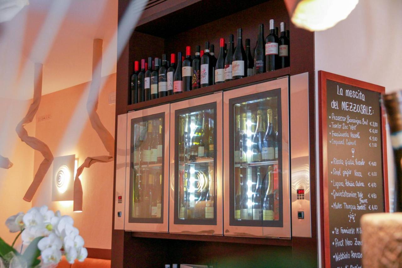Locanda Mezzosale โกเนลยาโน ภายนอก รูปภาพ